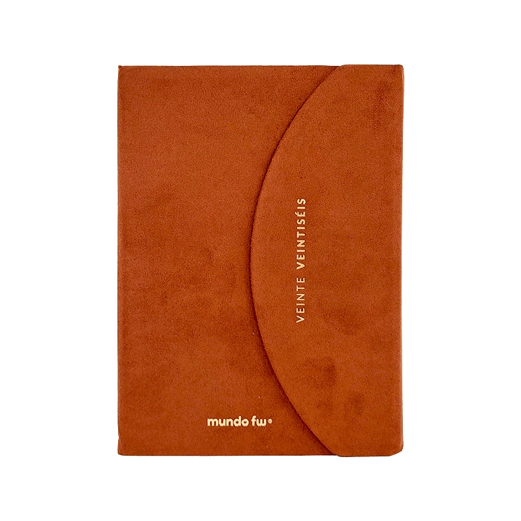 Agenda FW 2026 Chic Inmantada Cosida Chocolate Diaria 15x21 Art.202001